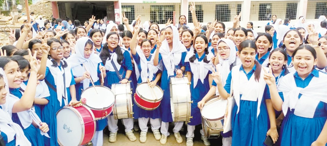  কুমিল্লা বোর্ডে শতভাগ পাসের শীর্ষ ১৩ স্কুল, জিপিএ-৫ এ এগিয়ে কুমিল্লার নবাব ফয়জুন্নেসা