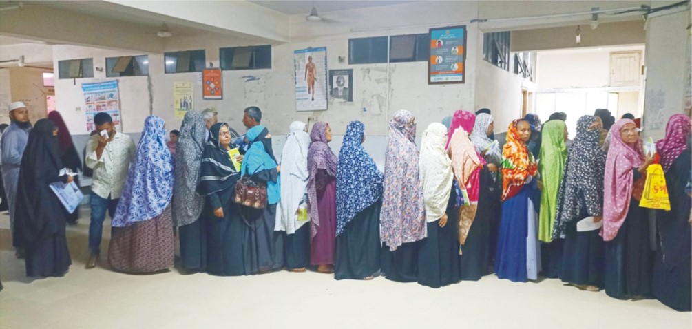 ব্রাহ্মণপাড়ায় বর্ষায় বেড়েছে চর্মরোগ, হাসপাতালে রোগীর চাপ
