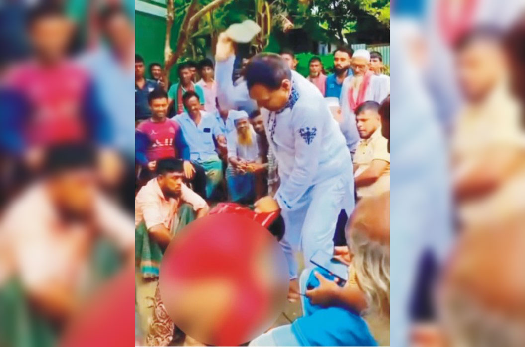  সালিশবৈঠকে নারীকে প্রকাশ্যে জুতাপেটার অভিযোগ ইউপি চেয়ারম্যানের বিরুদ্ধে