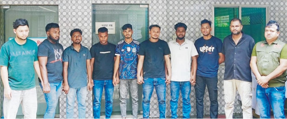 কুমিল্লায় চোরাচালান চক্রের ৯ সদস্য গ্রেপ্তার,