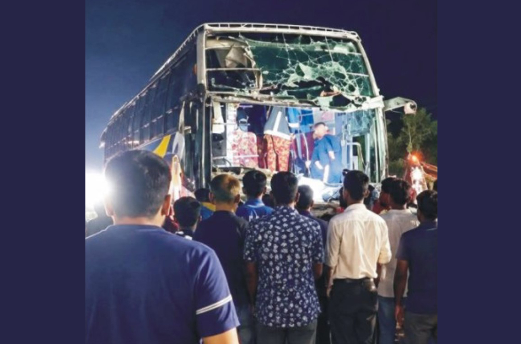  কুমিল্লায় স্লিপার  বাসে আগুন