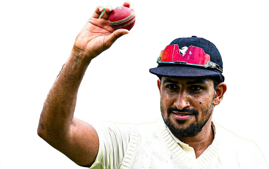  খালেদের বোলিং তোপে উড়ে গেল ল্যাঙ্কাশায়ার