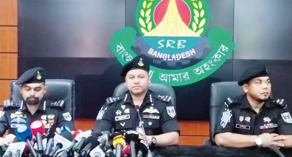   অস্ত্রের তথ্য দিন, আইনি ঝামেলা ছাড়াই পুরস্কার : এসআরবি