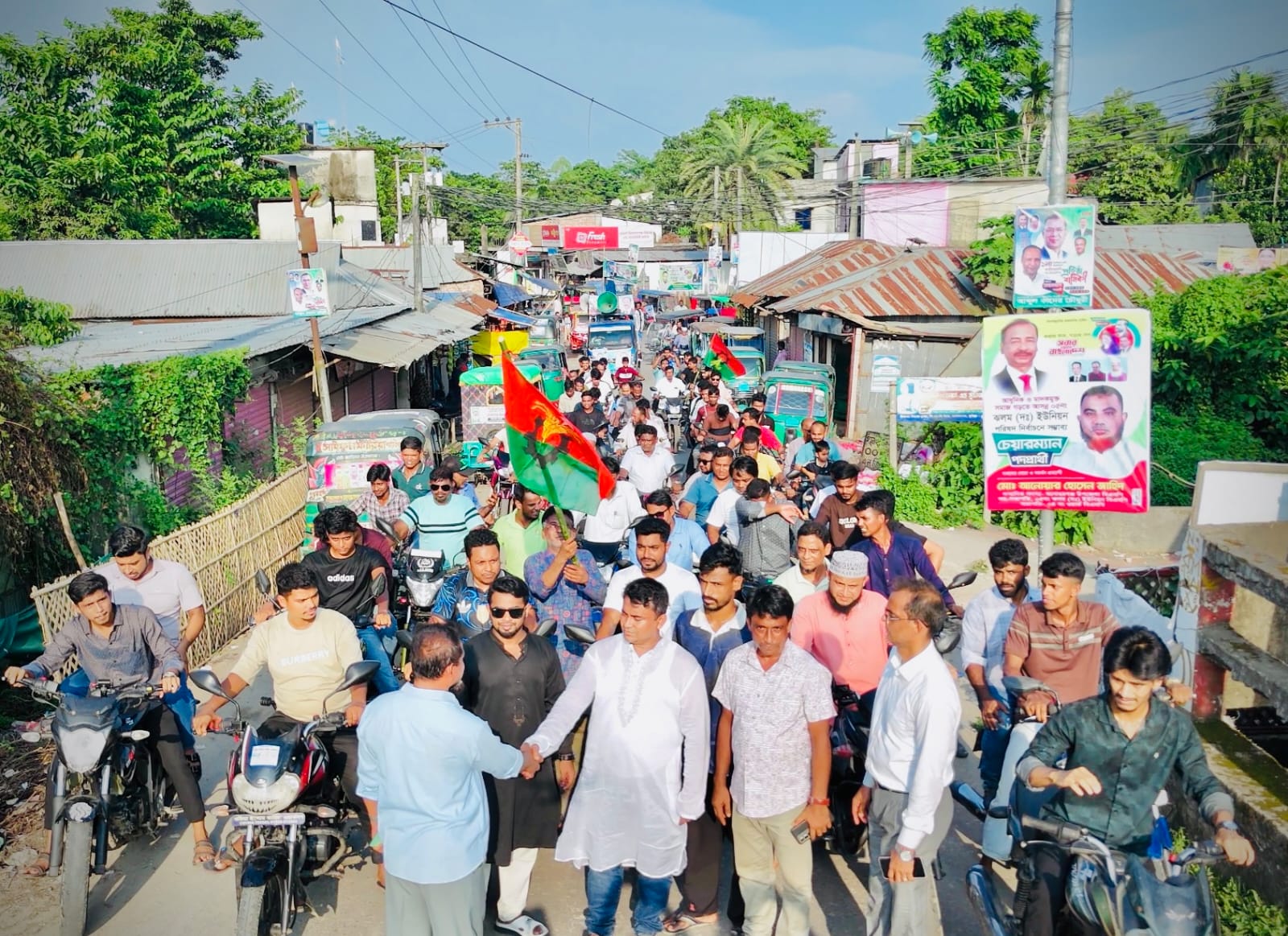 দক্ষিণ ঝলমে আলী আশরাফ চৌধুরী সুমনের বিশাল শোডাউন, জনতার ঢল