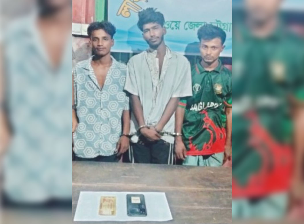   কুমিল্লা রেলস্টেশনে ট্রেনযাত্রীকে  কুপিয়ে মোবাইল ছিনতাই 