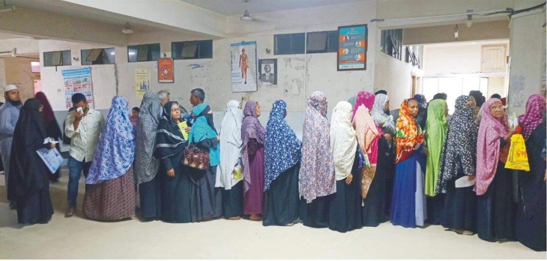  ভাদ্রের গরমে ব্রাহ্মণপাড়ায় বাড়ছে শিশু ও বয়স্কদের রোগব্যাধি 