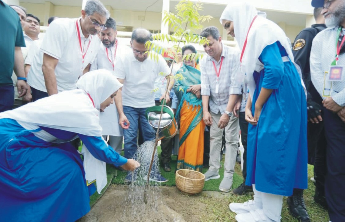  নানাবাড়ির  স্মৃতি রোমন্থন প্রধানমন্ত্রীর