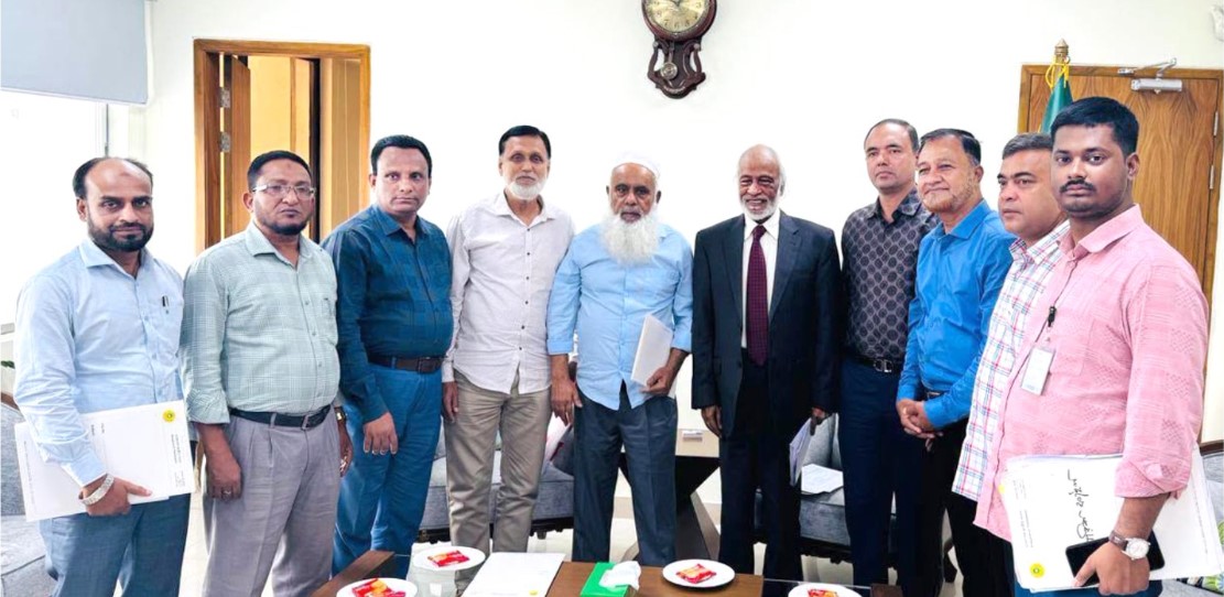 কুমিল্লার অবকাঠামোগত উন্নয়ন নিয়ে স্থানীয় সরকার মন্ত্রীর সঙ্গে মনিরুল  হক চৌধুরী এমপির মতবিনিময়