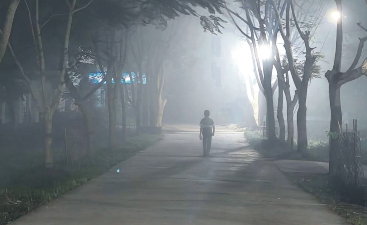  কুবির লালমাটিতে কুয়াশার  পরশ, শীতের পদধ্বনি  