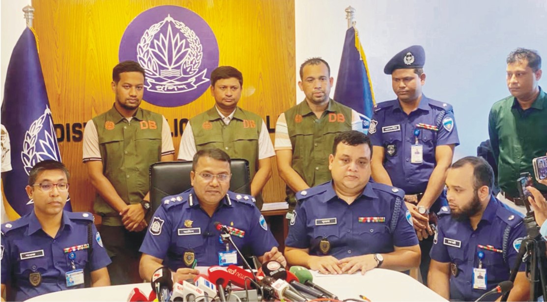   টিকটকের ফ্যান্টাসিতে ঘর ছাড়ে কুমিল্লার ৪ স্কুলছাত্রী 