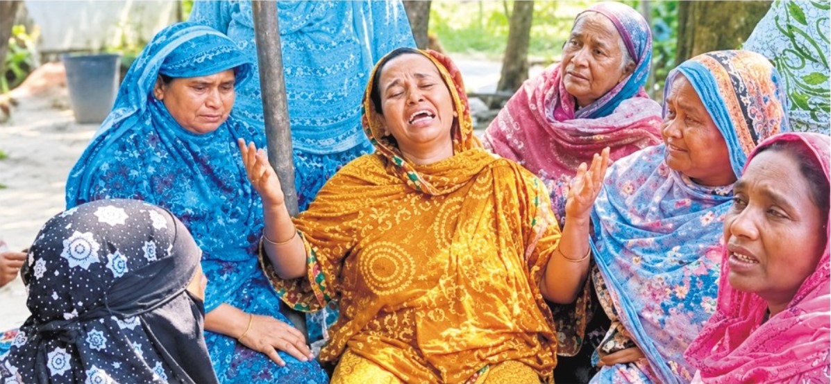 ‘আল্লাহ আমারে নিলা না কেন, আমার ছেলেরে কেন নিয়া গেলা’ 