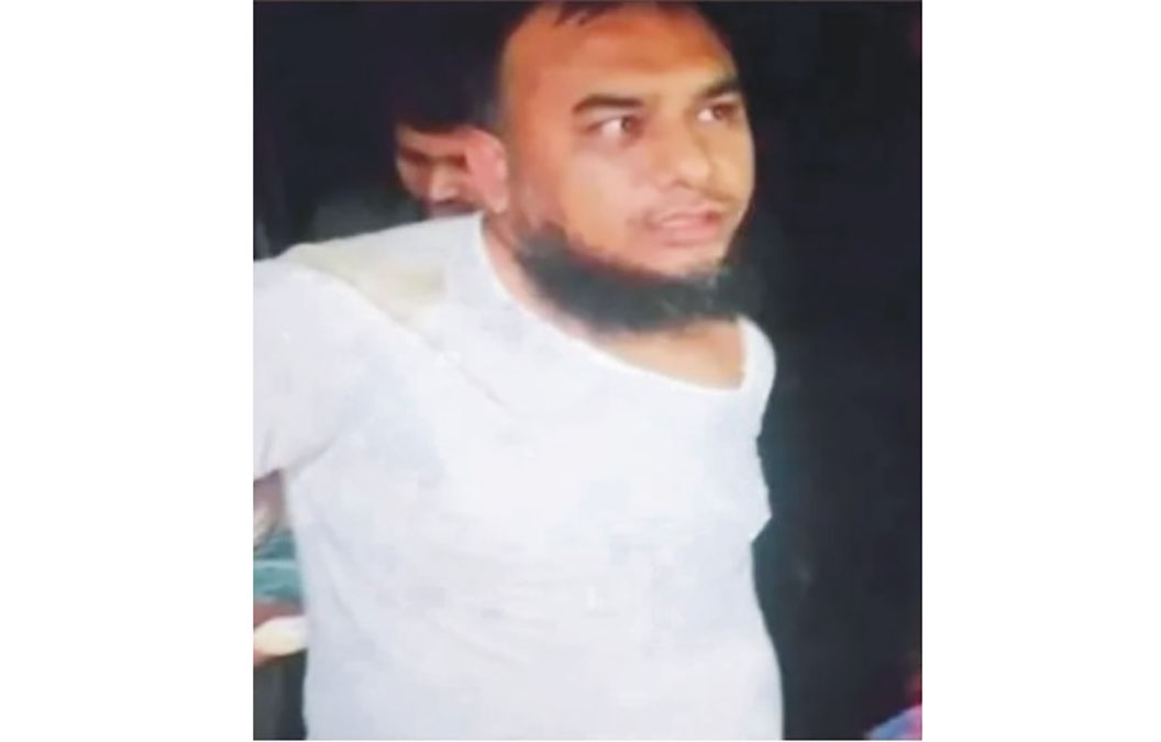 চেতনানাশক দিয়ে ধর্ষণের পর জন্মনিয়ন্ত্রণ ওষুধখাওয়াতেন মাদ্রাসাশিক্ষক