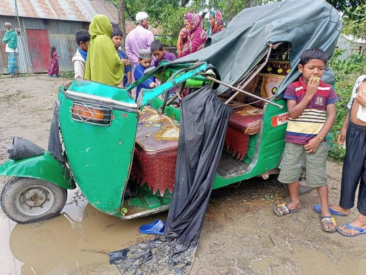 কুমিল্লায় বৈশাখী ঝড়ে গাছ পড়ে নিহত ১, আহত ৪