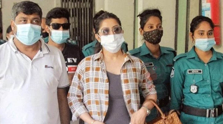 ব্যক্তিগত হাজিরা মওকুফ চেয়ে আবেদন করলেন পরীমনি ব্যক্তিগত হাজিরা মওকুফ চেয়ে আবেদন করলেন পরীমনি