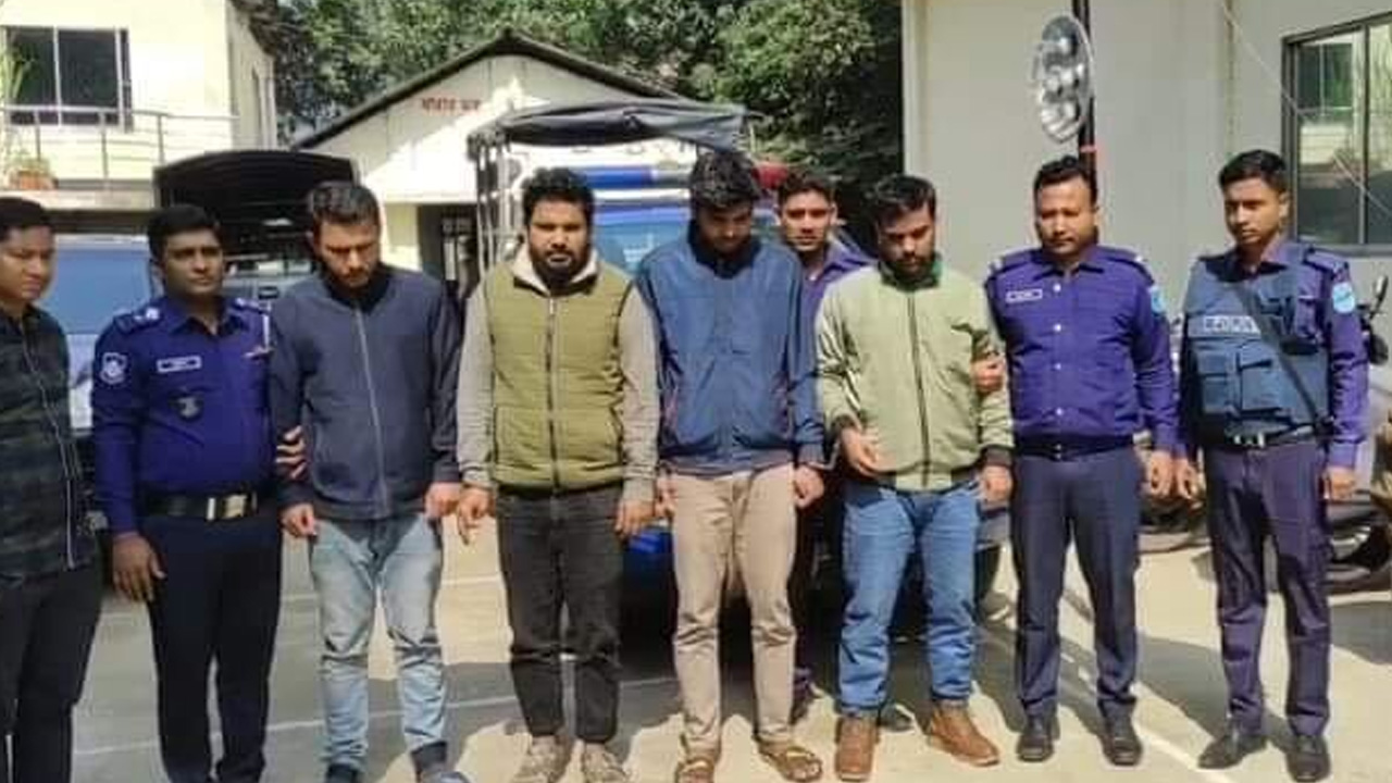 স্বামীকে বেঁধে রেখে স্ত্রীকে ধর্ষণ ছাত্রলীগ নেতাসহ আটক ৪ জনকে  রিমান্ডে চায় পুলিশ