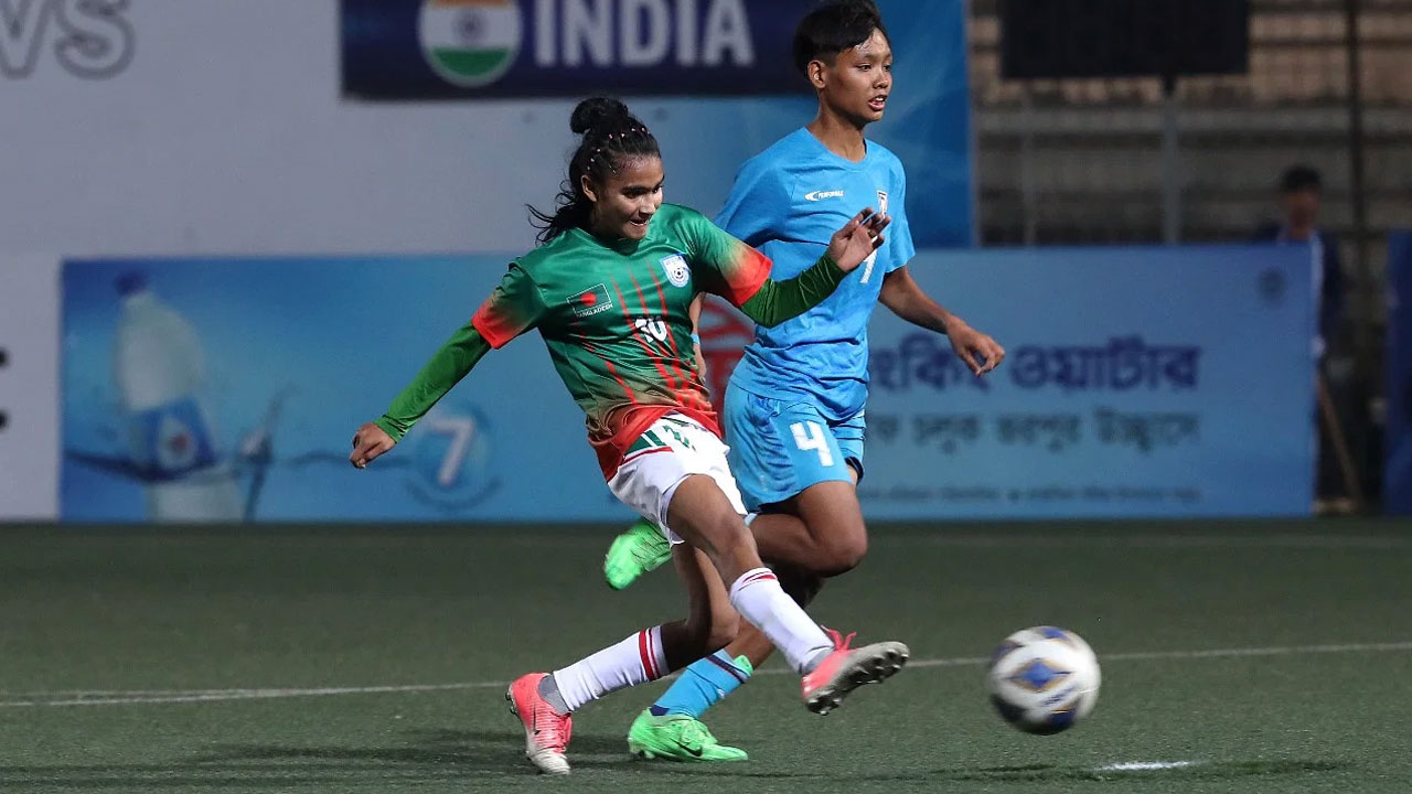  প্রথমার্ধে পিছিয়ে বাংলাদেশ