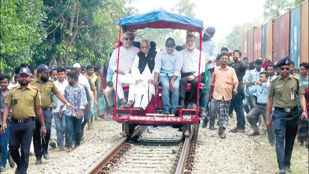  ‘সরকার নিরাপদ রেলযাত্রা নিশ্চিত করতে চায়’ 