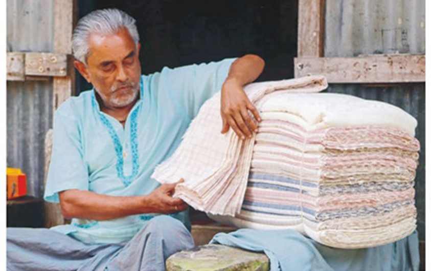   কুমিল্লার তাঁতে তৈরি আসল  খাদি এখন বিলুপ্তির পথে 