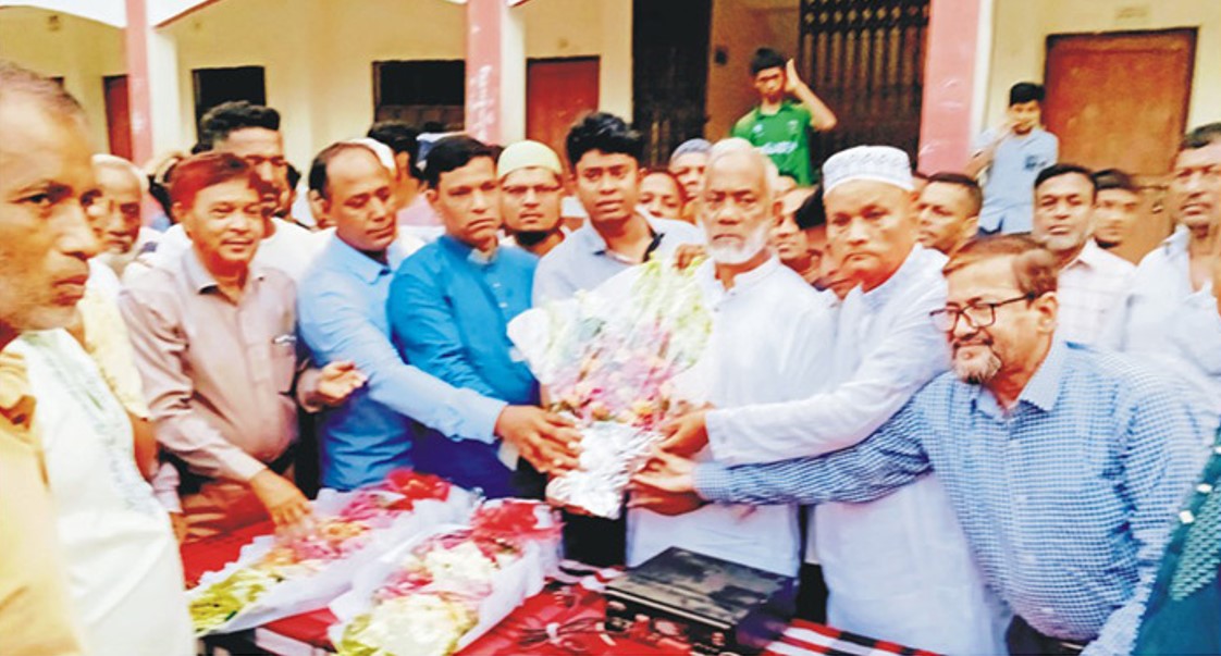   বুড়িচং মোকাম ইউনিয়নের আবিদপুরে উপজেলা চেয়ারম্যানকে সংবর্ধনা