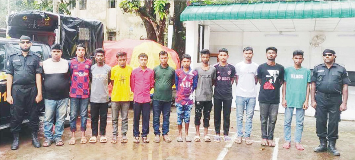 খাবারের হোটেলে মাদক বিক্রি, র‌্যাবের অভিযানে আটক ১২