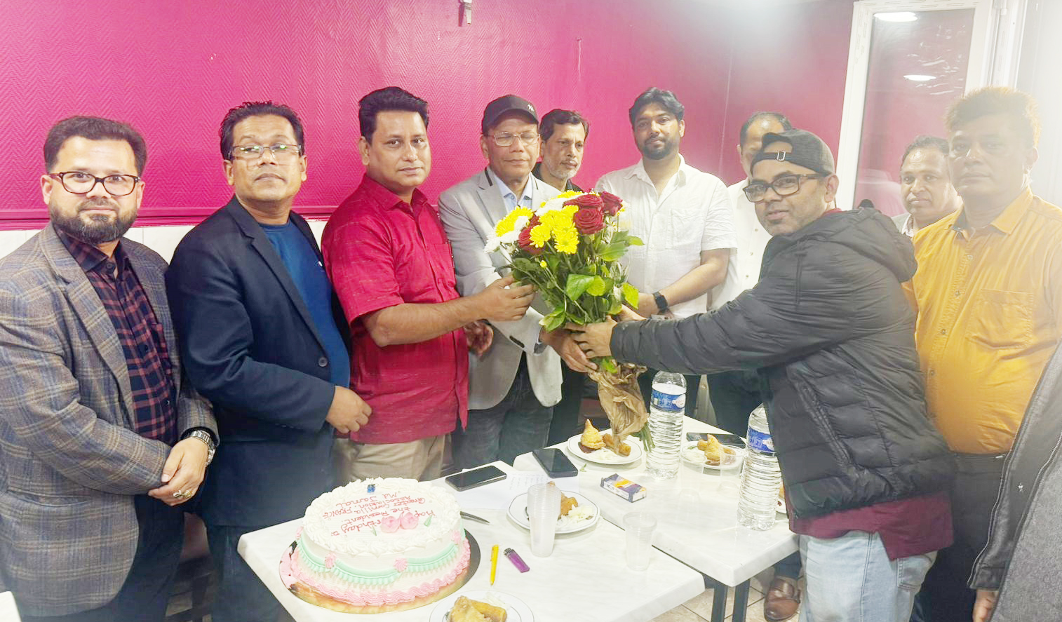 ফ্রান্সে কুমিল্লার কাগজ সম্পাদককে সংবর্ধনা
