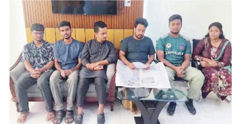  ডিবি অফিস থেকে ৬ সমন্বয়কের বার্তা, সব কর্মসূচি প্রত্যাহার