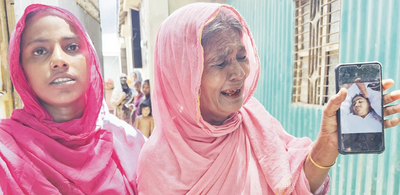  ‘গুলিতে আমার একমাত্র ছেলের বুকটা ফুটো হয়ে গেছে’