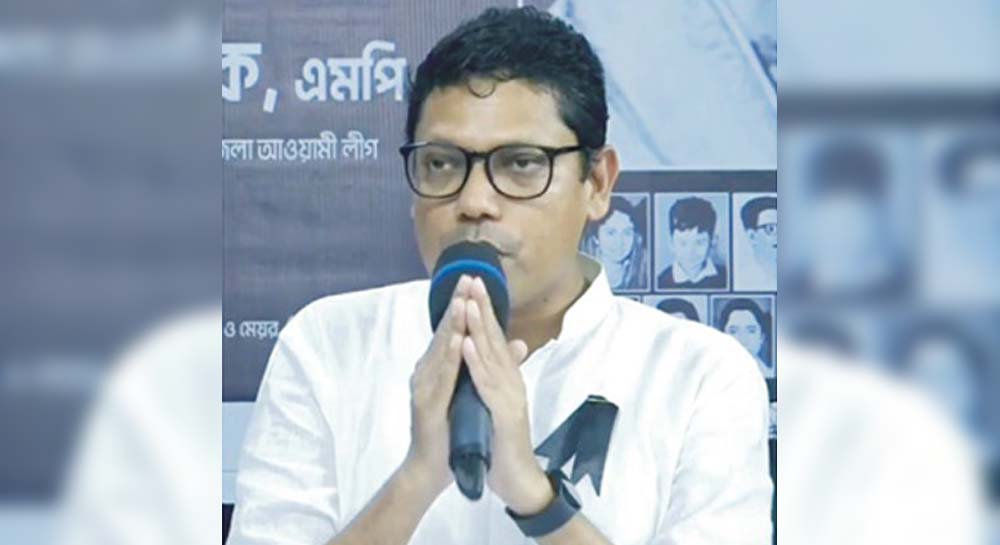   প্রকাশ্যে ক্ষমা  চাইলেন পলক