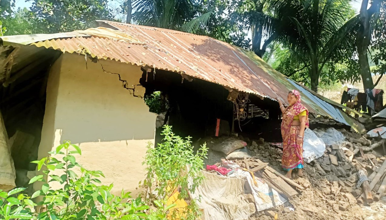  পানি কমছে, কান্না বাড়ছে 
