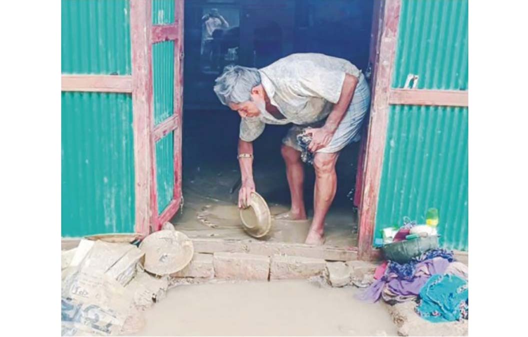  বন্যায় সবহারিয়ে নিঃস্বফুল মিয়া 