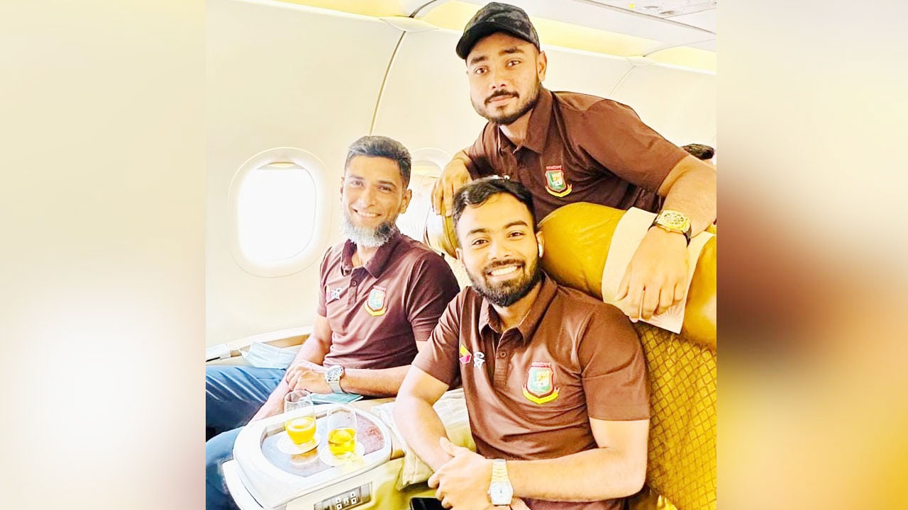 ভারতের উদ্দেশে দেশ ছাড়লেন মাহমুদউল্লাহ-হৃদয়রা