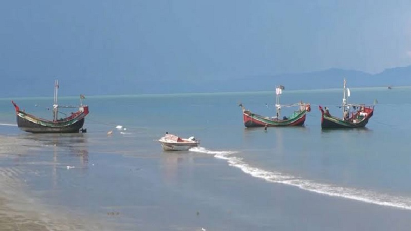 ট্রলারসহ ৬ মাঝিকে ধরে নিয়ে গেল আরাকান আর্মি