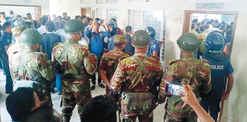 সাবেক আইজিপি শহিদুল হকসহ  ৩ জন ফের দুই দিনের রিমান্ডে  