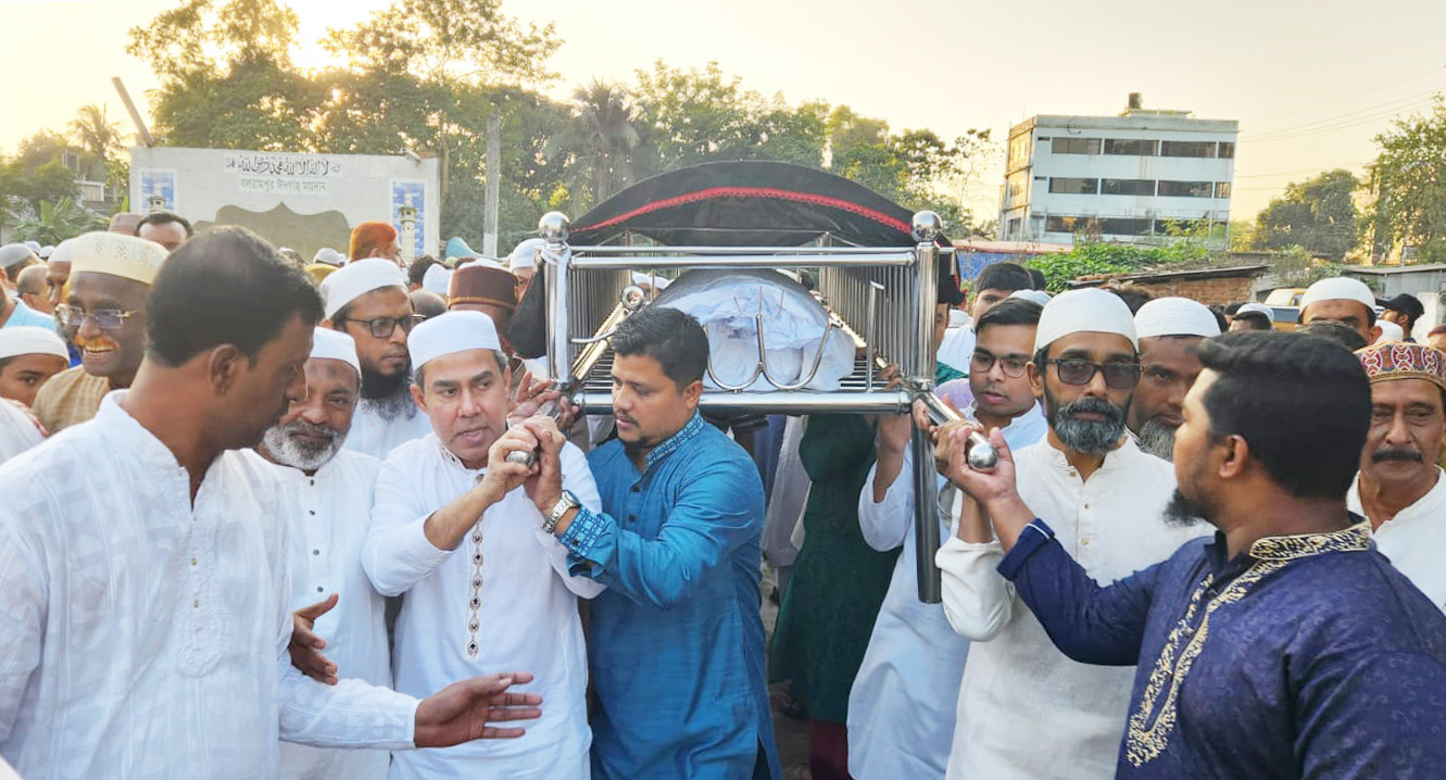কাউসার জামান বাপ্পীর মায়ের জানাজা ও দাফন সম্পন্ন