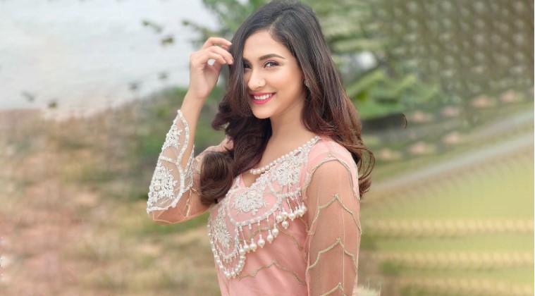 ১৫ বছরের ক্যারিয়ারে প্রথমবার বড় পর্দায় আসছেন মেহজাবীন