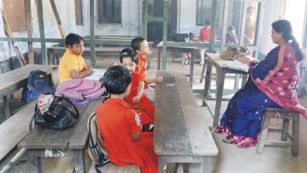 নিবেদিতা স্কুল: আলোর নিচে অন্ধকার