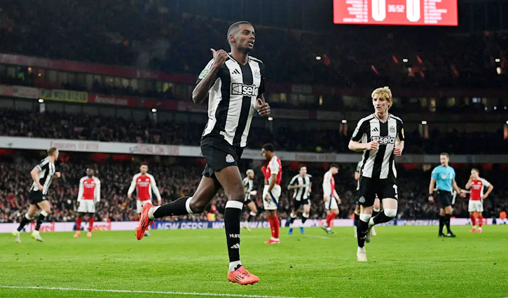  আর্সেনালকে হারিয়ে ফাইনালের পথে এগিয়ে নিউক্যাসল