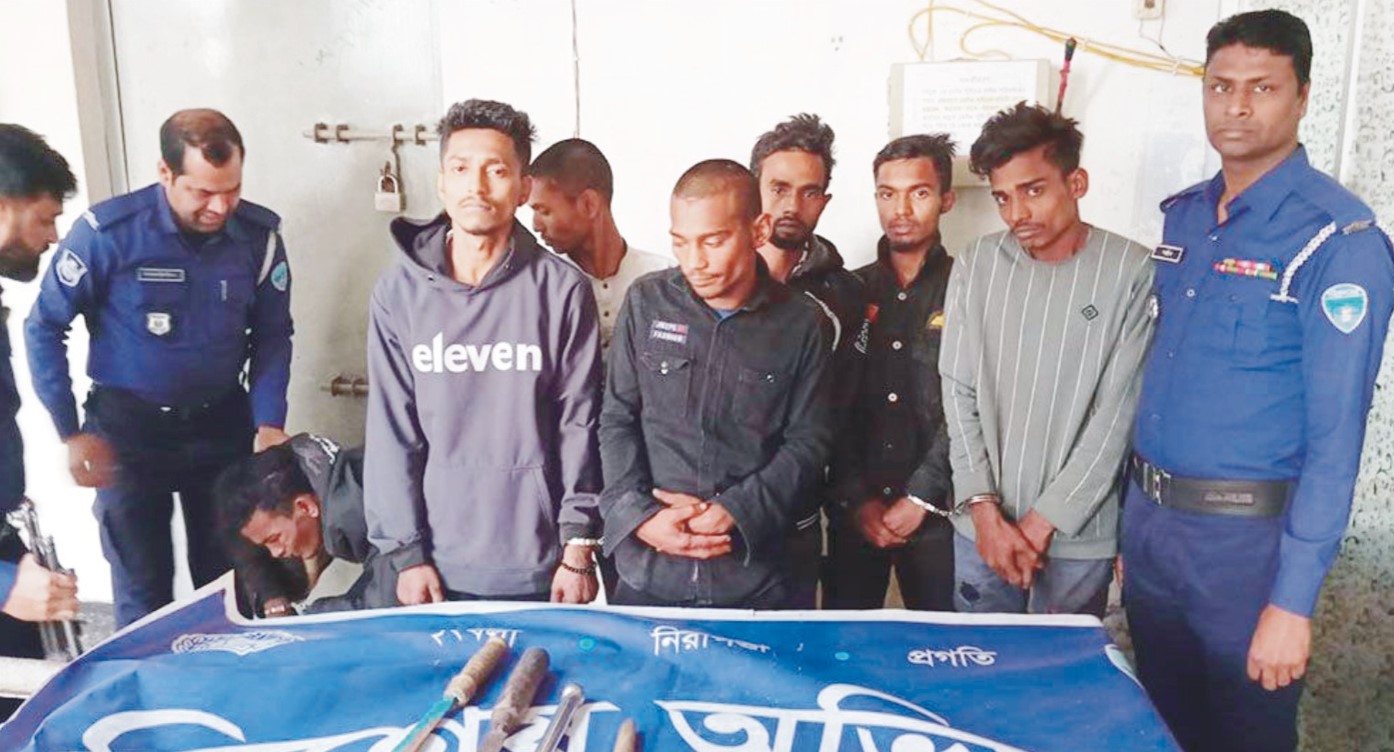 শহরজুড়ে ছিনতাই আতঙ্ক 
