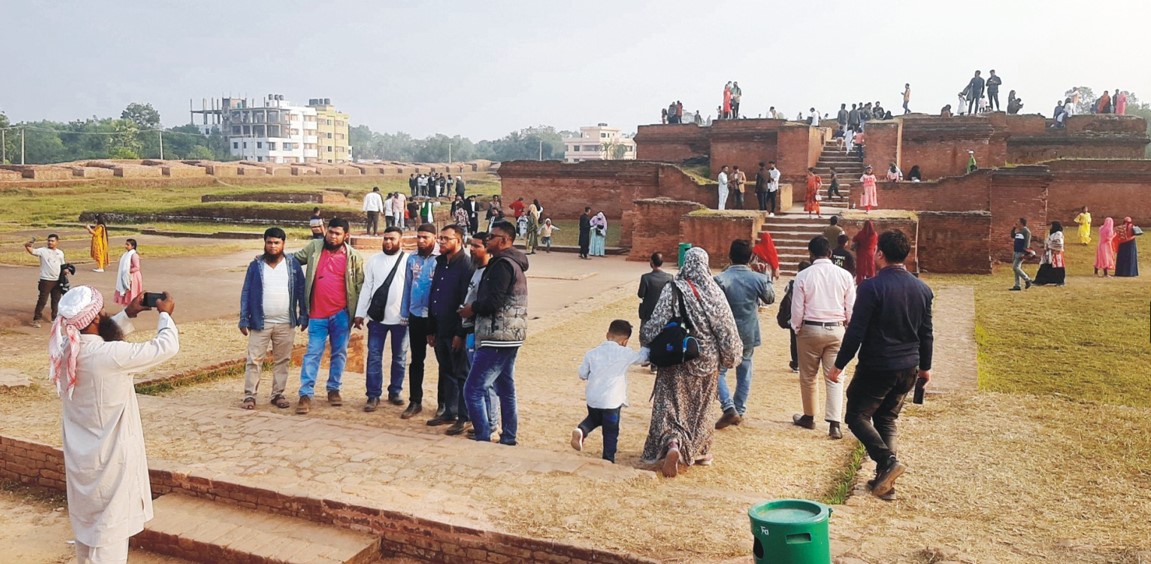  ঘুরে দাঁড়াচ্ছে কুমিল্লার পর্যটনখাত
