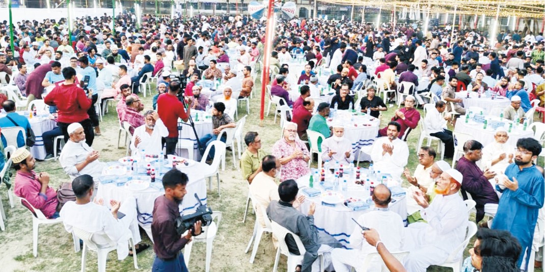  কুমিল্লা জিলা স্কুলে গ্র্যান্ড ইফতার মাহফিল 