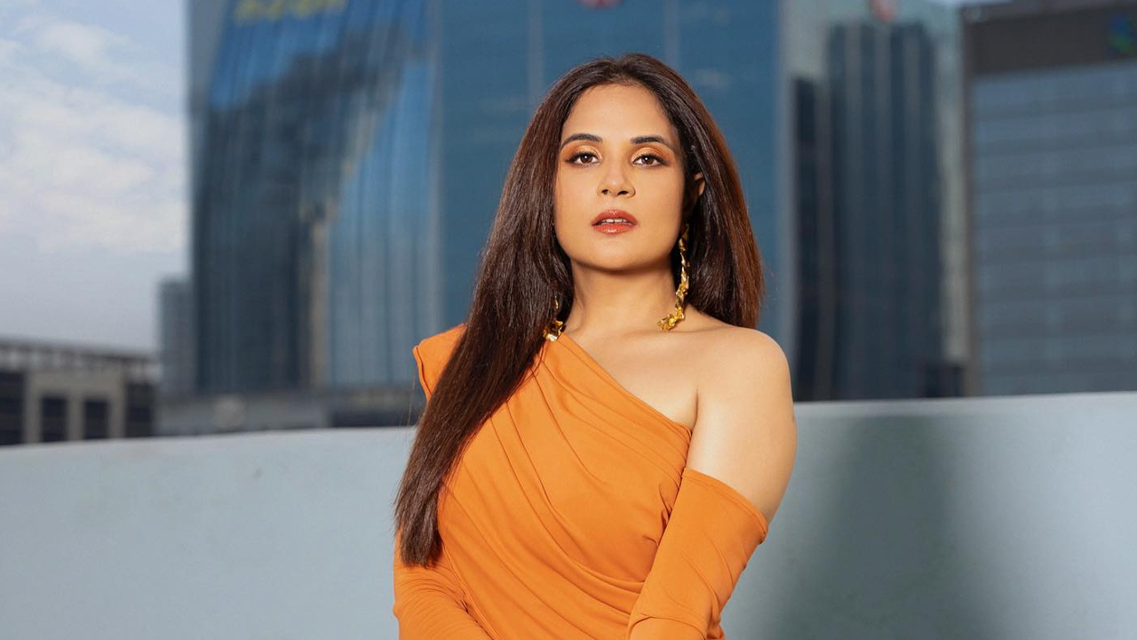 ‘মনে হচ্ছে, সব কিছুই ধ্বংস হয়ে যাচ্ছে’ 