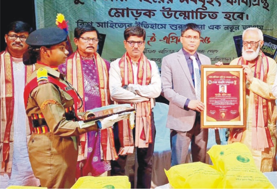  কলকাতায় ‘সেরা বাঙালি সম্মাননা’ পেলেন বাংলাদেশ উপ-হাইকমিশনের  প্রেসসচিব তারিক চয়ন