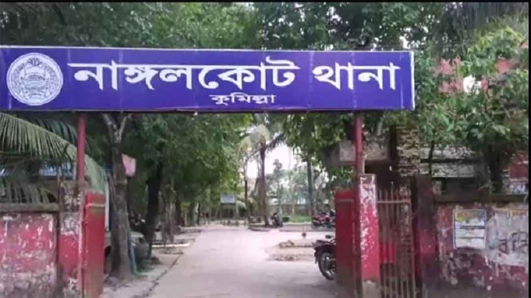  ভয়-আতঙ্কে দিন কাটছে সেই গৃহবধূর