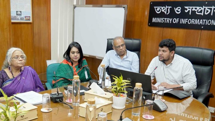 সংবাদপত্রের গুণগত মানোন্নয়নে টাস্কফোর্স গঠন করবে সরকার: তথ্য উপদেষ্টা