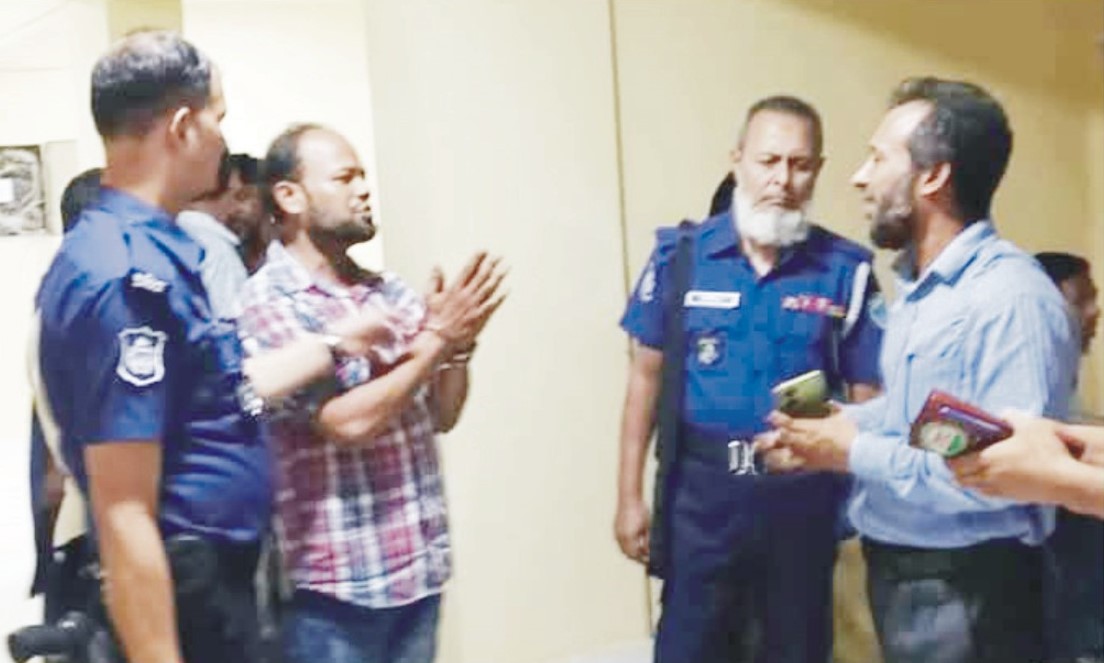  লাকসামে চাল আত্মসাতের অভিযোগে  বিএনপি নেতার ৬ মাসের কারাদণ্ড