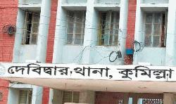  কুমিল্লায় গাছবোঝাই ট্রাক উল্টে  মহাসড়কের ১০কিলোমিটার যানজট 