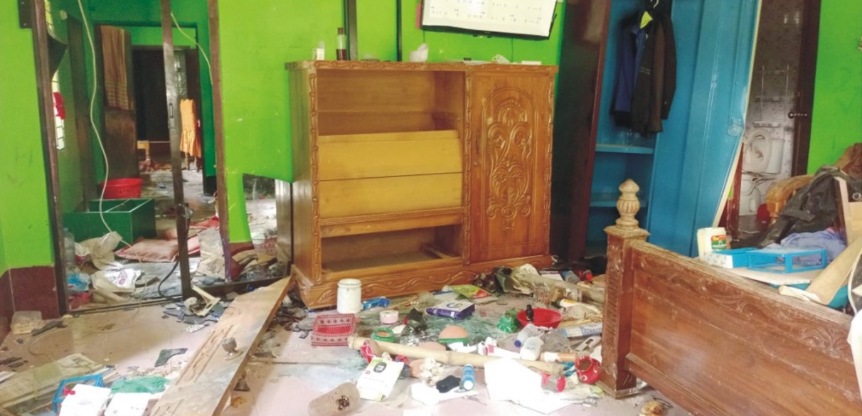  এবার সাবেক রেলপথ মন্ত্রীর  শ্বশুর বাড়িতে হামলা 