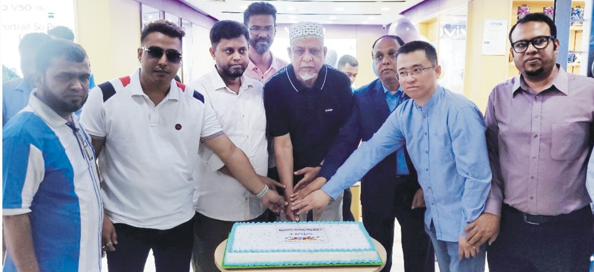   কুমিল্লায় আনুষ্ঠানিকভাবে যাত্রা শুরু করলো ভিভো ফ্যাগশিপ ষ্টোর