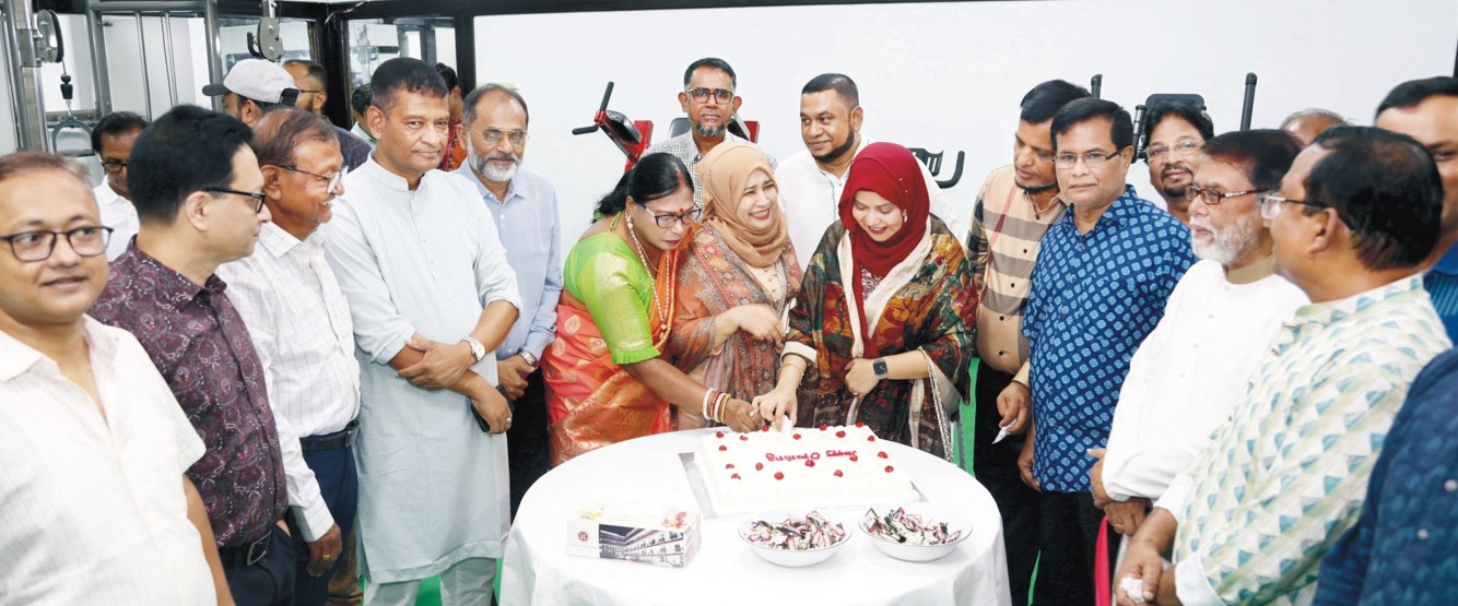  কুমিল্লা ক্লাবের পুন:সংস্কার করা  সুইমিংপুল জিমবারান্দা উদ্বোধন