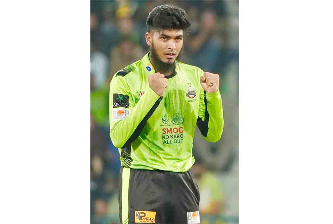  লাহোরকে ফাইনালে তুলে আইফোন জিতলেন রিশাদ
